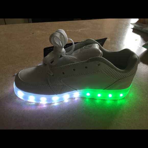 boys light up heelys